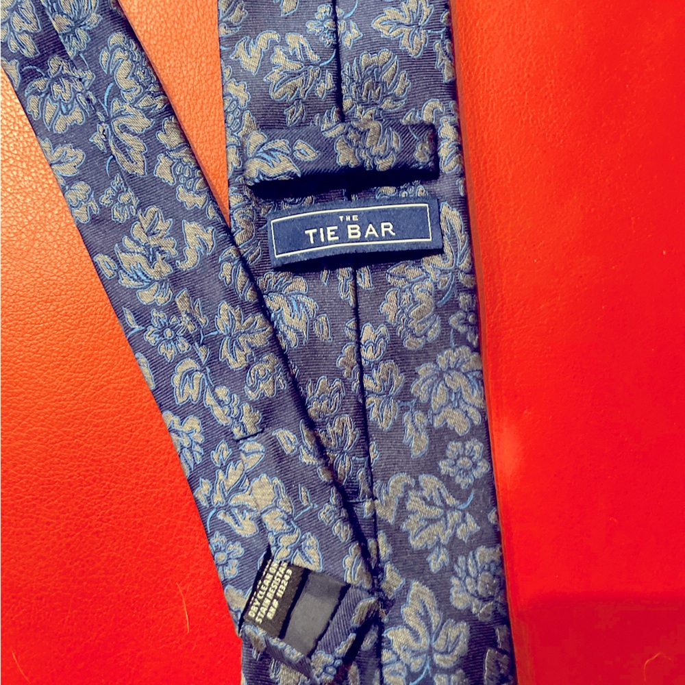 Men’s necktie, 100% silk